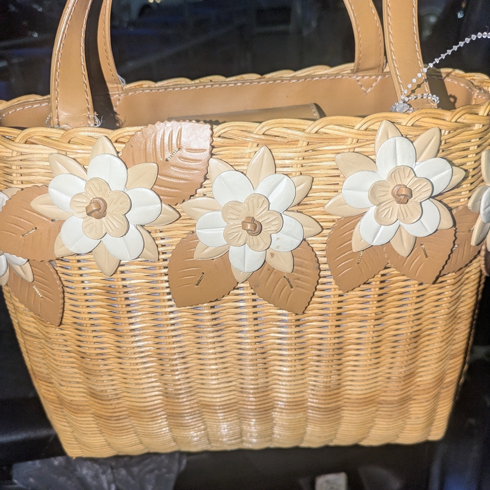 Elegant Floral Woven Tote in Tan and Cream